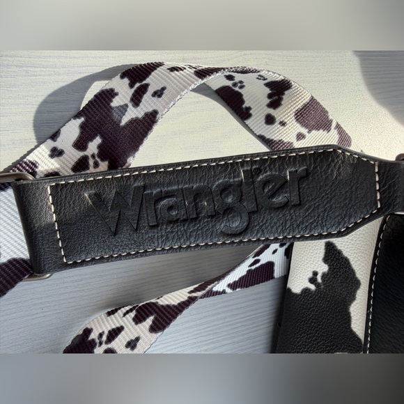 Wrangler Black and White Cow Print Crossbody Bag - Picture 5 of 7